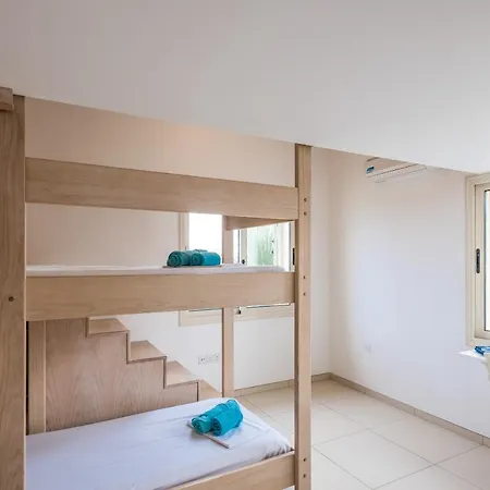 Artisan Seafront 7 فيلة *