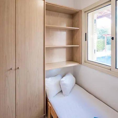 Artisan Seafront 7 * بروتاراس