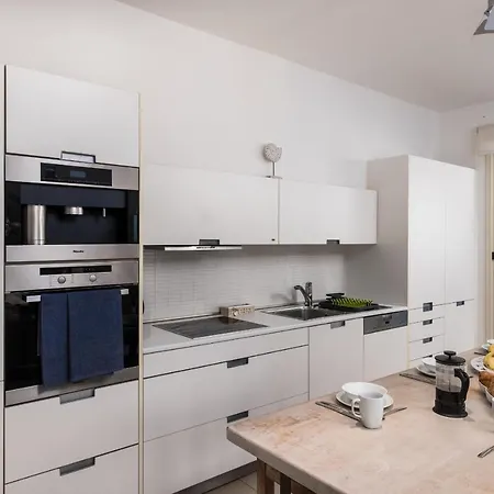 Artisan Seafront 7 *