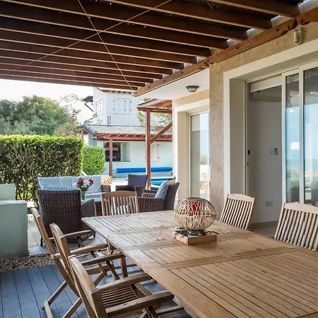 Artisan Seafront 7 فيلة *