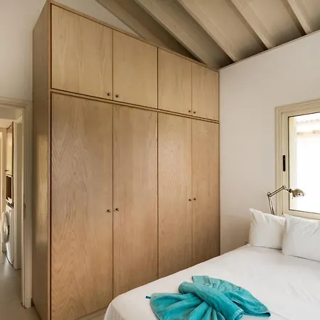 Artisan Seafront 7 *