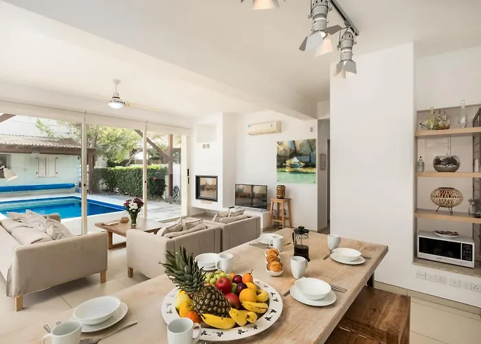 Artisan Seafront 7 Villa