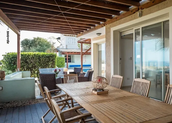 Artisan Seafront 7 Villa *