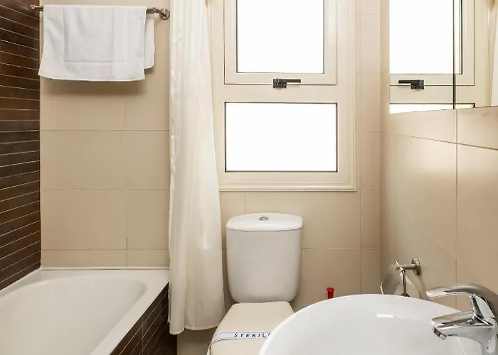 Artisan Seafront 7 *