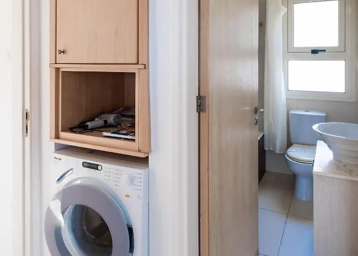 Artisan Seafront 7 Villa *