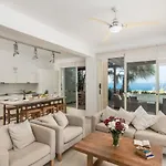 Artisan Seafront 7 *